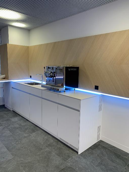 Bilder 1-3: Die verwendeten Furnier-Decks repr�sentieren auf sch�ne und nachh...